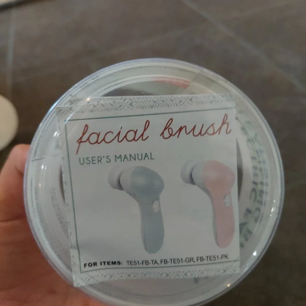Facial brush - Picture 1 of 5